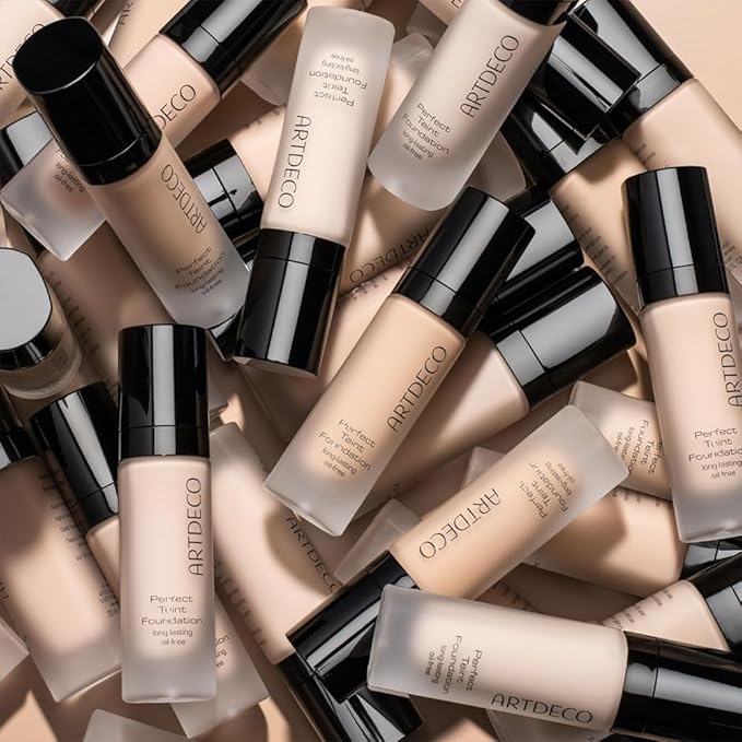 ARTDECO Perfect Teint Foundation - Light Bisque N°16 - Lightweight Liquid Formula - Medium to Full Coverage - Without Mask-Like Effect - Conceals Imperfections - Vegan Makeup - Hyaluron - 0.67 Fl Oz