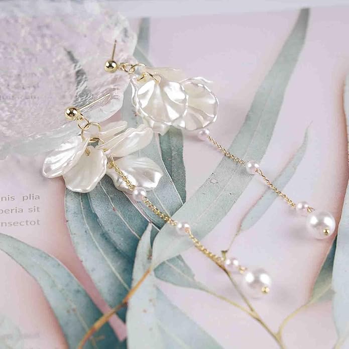 Vintage Pearl Flower Drop Earrings Long Pearl Chain Earrings Gold Pearl Tassel Earrings White Flower Dangle Earrings Jewelry for Women